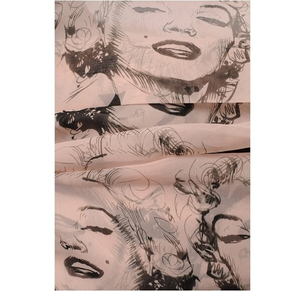 Marilyn Monroe On Soft Pink - Pink Designer Scarf - Picture 3 of 4